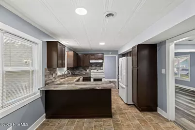 211 Warren Court, Jacksonville, NC 28546 - Photo 15