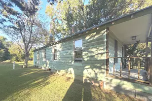 2204 Oaks Rd, New Bern, NC 28560 - Photo 3
