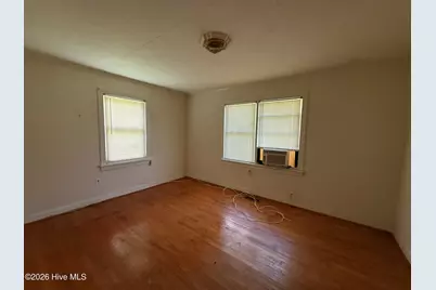 217 N Edgewood Avenue, Williamston, NC 27892 - Photo 9