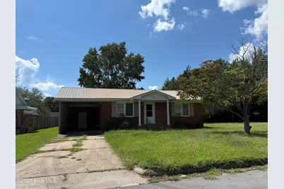 217 N Edgewood Avenue, Williamston, NC 27892 - Photo 1