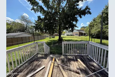 217 N Edgewood Avenue, Williamston, NC 27892 - Photo 13