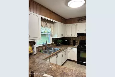 403 E Tennessee Avenue, Bessemer City, NC 28016 - Photo 17