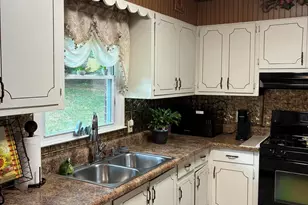 403 E Tennessee Ave, Bessemer City, NC 28016 - Photo 17