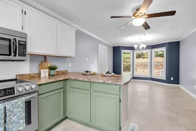 427 Newburgh Drive, Fayetteville, NC 28311 - Photo 9