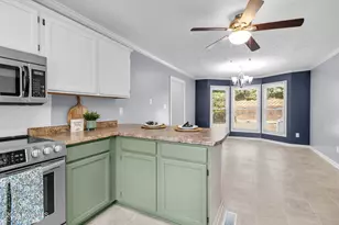 427 Newburgh Dr, Fayetteville, NC 28311 - Photo 9