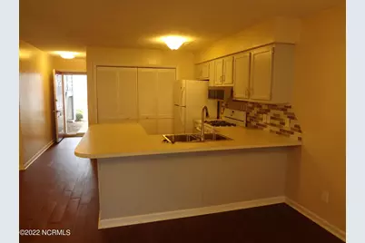 135 W Victoria Court #B, Greenville, NC 27834 - Photo 7