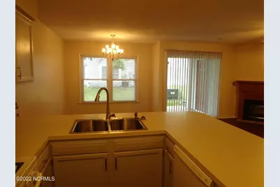 135 W Victoria Court #B, Greenville, NC 27834 - Photo 3