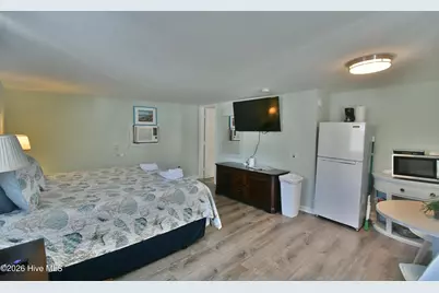 616 Carolina Beach Avenue S, Carolina Beach, NC 28428 - Photo 5