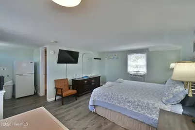 619 Lake Park Boulevard S, Carolina Beach, NC 28428 - Photo 3