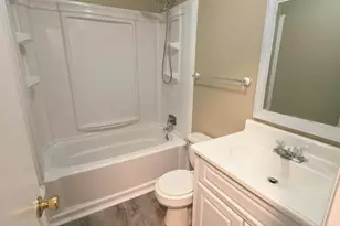 1003 Stillwood Cir, Jacksonville, NC 28540 - Photo 9
