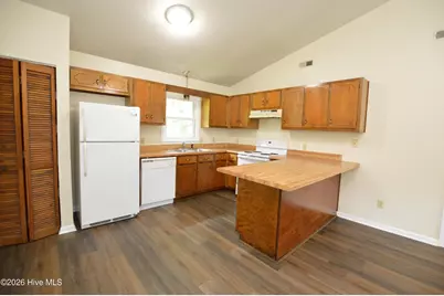 137 Windsor Court, Jacksonville, NC 28546 - Photo 5
