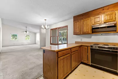 502 Peninsula Drive, Carolina Beach, NC 28428 - Photo 9
