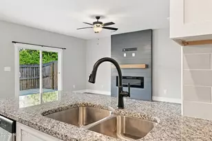 3052 Candlelight Dr, Fayetteville, NC 28311 - Photo 15