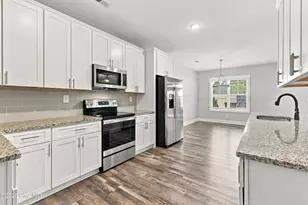 3052 Candlelight Dr, Fayetteville, NC 28311 - Photo 17