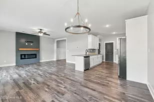 3052 Candlelight Dr, Fayetteville, NC 28311 - Photo 9