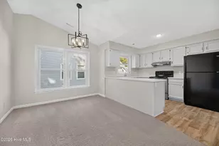 126 W Victoria Ct, Greenville, NC 27834 - Photo 11