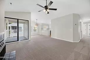 126 W Victoria Ct, Greenville, NC 27834 - Photo 9