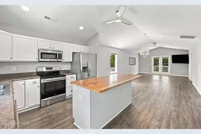 162 NE 5th Street, Oak Island, NC 28465 - Photo 9