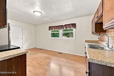 206 Sheffield Road, Jacksonville, NC 28546 - Photo 9