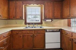 111 Belmont Dr, Greenville, NC 27858 - Photo 13