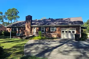 105 Lake Dr, Clinton, NC 28328 - Photo 3