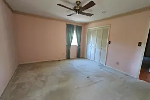 105 Lake Dr, Clinton, NC 28328 - Photo 5