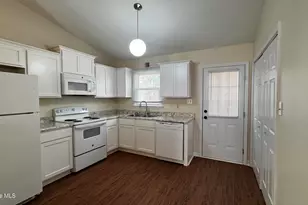 218 Cedar Crk Dr, Jacksonville, NC 28540 - Photo 5