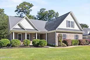 323 Crown Pointe Dr, Hampstead, NC 28443 - Photo 3