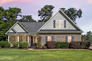 323 Crown Pointe Dr, Hampstead, NC 28443 - Photo 1