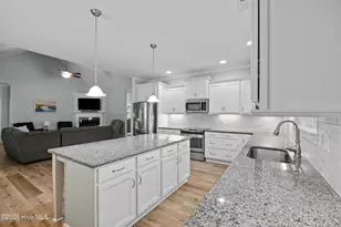 323 Crown Pointe Dr, Hampstead, NC 28443 - Photo 9