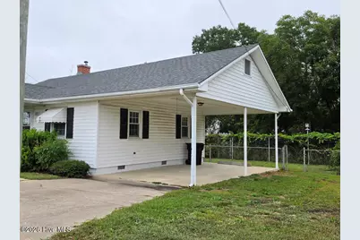 305 E Commercial Avenue, Stantonsburg, NC 27883 - Photo 3