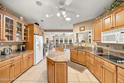 584 Dartmoor Way SW, Ocean Isle Beach, NC 28469 - Photo 15