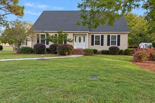 306 Pecan Ln, Laurinburg, NC 28352 - Photo 1