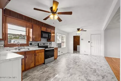 207 Thomas Street, Conway, NC 27820 - Photo 15