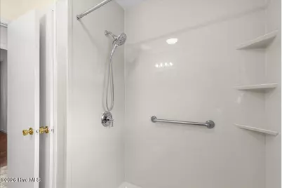 207 Thomas Street, Conway, NC 27820 - Photo 17