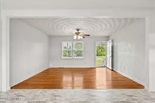 207 Thomas St, Conway, NC 27820 - Photo 9