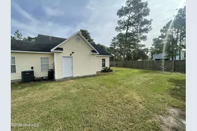 111 Crystal Road, Southport, NC 28461 - Photo 9