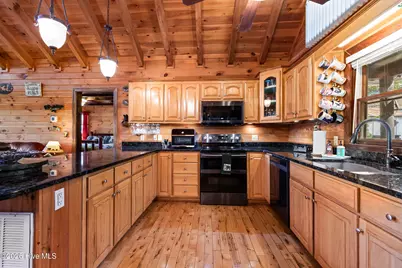 1608 Cardinal Road, Murphy, NC 28906 - Photo 7