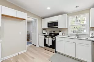 350 Hinson Ln, Richlands, NC 28574 - Photo 23