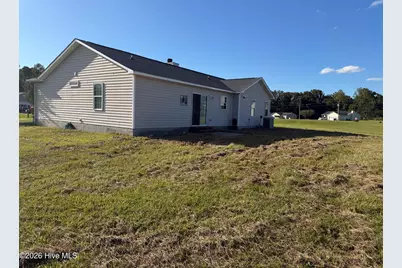 105 Starkys Creek Court, Maysville, NC 28555 - Photo 3