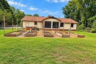 903 Tucker Rd, Grimesland, NC 27837 - Photo 17