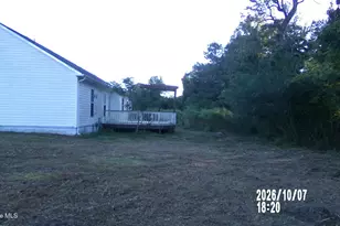 104 Goldie Ln, Beulaville, NC 28518 - Photo 3