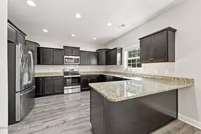 704 Drew Court, Jacksonville, NC 28546 - Photo 9
