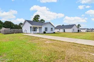 172 Ashbury Park Ln, Richlands, NC 28574 - Photo 3