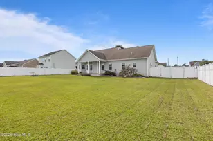 412 Moss Springs Dr, Swansboro, NC 28584 - Photo 31