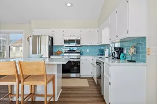 1004 Ocean Dr, Emerald Isle, NC 28594 - Photo 5