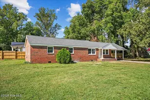 405 N College St, Wallace, NC 28466 - Photo 3