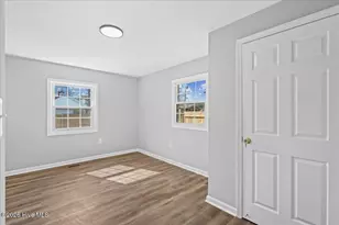 405 N College St, Wallace, NC 28466 - Photo 15