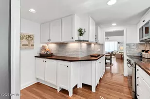 319 Clarendon Ave, Southport, NC 28461 - Photo 25