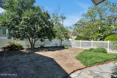 319 Clarendon Avenue, Southport, NC 28461 - Photo 29
